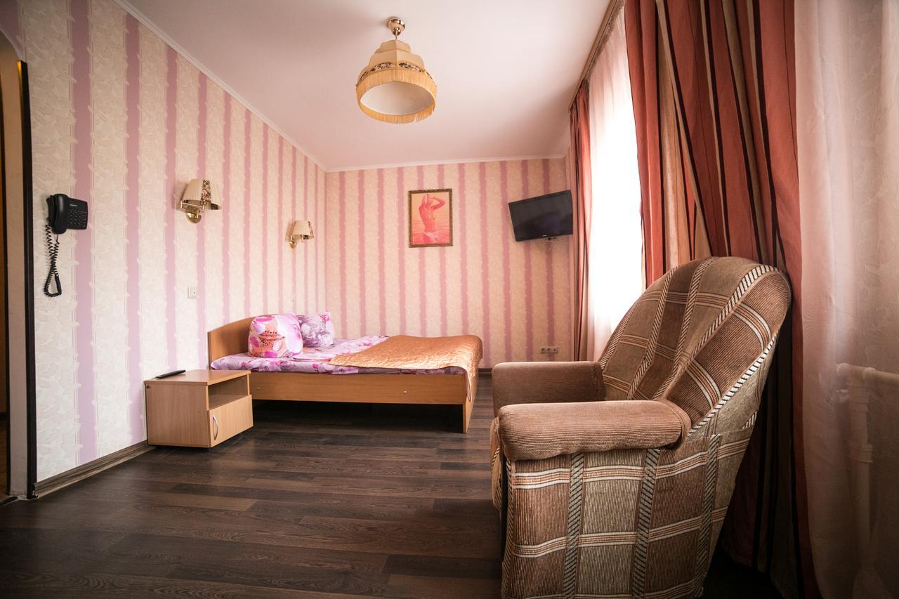 Staryi Dvorik Hotel Obushkovo Esterno foto