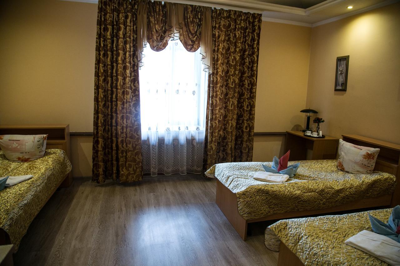 Staryi Dvorik Hotel Obushkovo Esterno foto